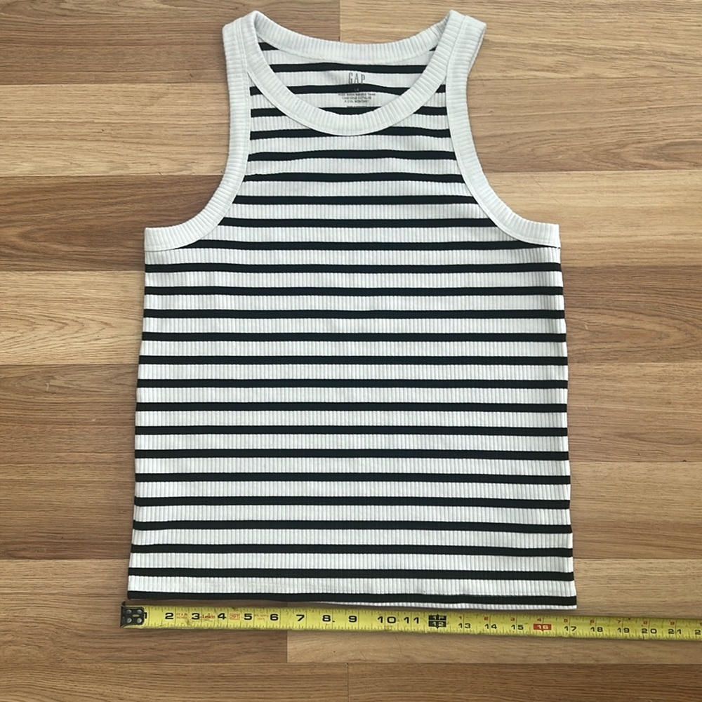 Gap High Neck Ribbed Tank - Sz Large - Black and White Stripe